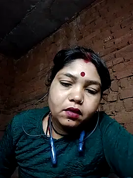 Snapshot of Priya_tyagi chatting on October 2025 09:32:02 PM Priya tyagi online show from October 2025 09:32:02 PM