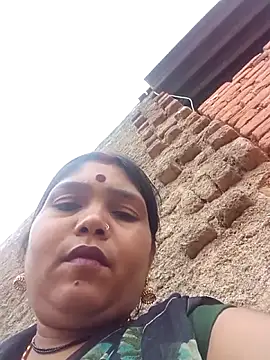 Snapshot of Priya_tyagi chatting on October 2025 10:46:02 AM Priya tyagi online show from October 2025 10:46:02 AM