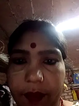 Snapshot of Priya_tyagi chatting on October 2025 12:15:01 PM Priya tyagi online show from October 2025 12:15:01 PM