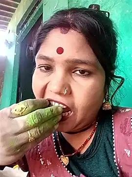 Snapshot of Priya_tyagi chatting on October 2025 08:26:01 AM Priya tyagi online show from October 2025 08:26:01 AM