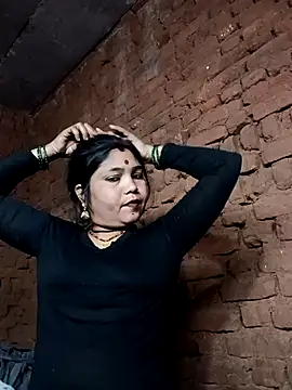 Snapshot of Priya_tyagi chatting on October 2025 03:56:02 PM Priya tyagi online show from October 2025 03:56:02 PM