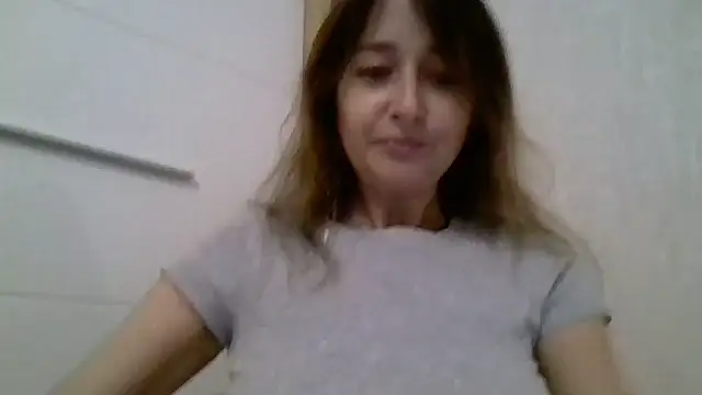 Avenique online show from October 2025 03:53:01 PM