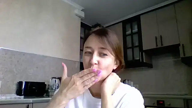 Avenique online show from October 2025 11:33:02 AM