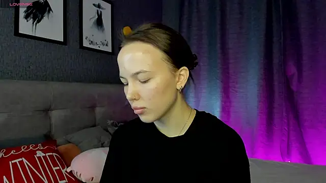 Maria Solis online show from January 2026 01:00:02 AM