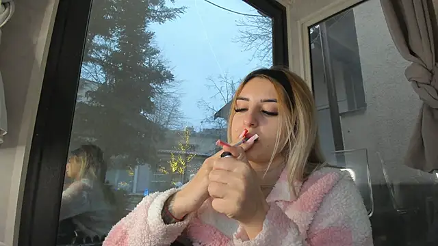 Snapshot of Ella_Vee chatting on January 2026 06:06:02 AM Ella Vee online show from January 2026 06:06:02 AM