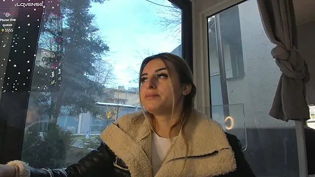 Snapshot of Ella_Vee chatting on January 2026 06:48:01 AM Ella Vee online show from January 2026 06:48:01 AM