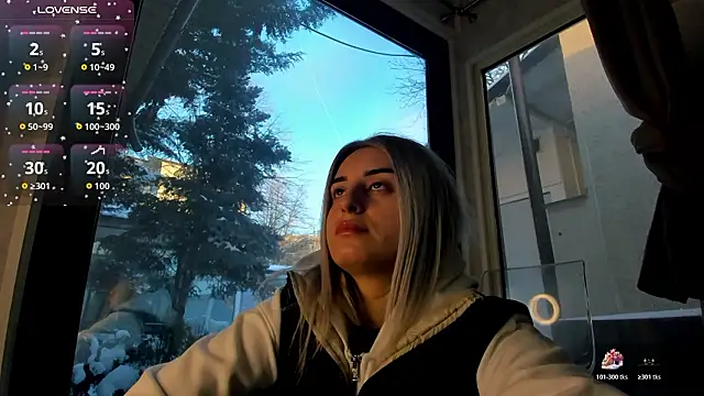 Snapshot of Ella_Vee chatting on February 2026 06:11:02 AM Ella Vee online show from February 2026 06:11:02 AM