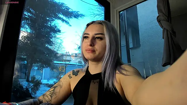 Snapshot of Ella_Vee chatting on February 2026 05:17:02 AM Ella Vee online show from February 2026 05:17:02 AM