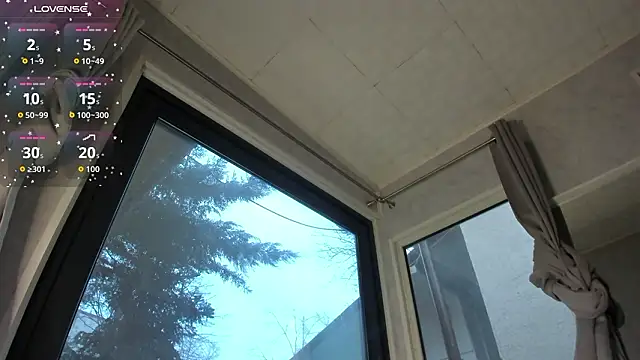 Snapshot of Ella_Vee chatting on March 2026 05:19:01 AM Ella Vee online show from March 2026 05:19:01 AM