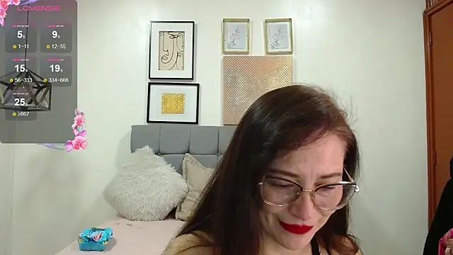 Snapshot of _naomi_s chatting on May 2026 01:39:02 PM naomi s online show from May 2026 01:39:02 PM