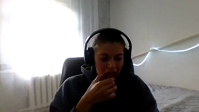 CutieAnny online show from September 2025 04:34:02 AM