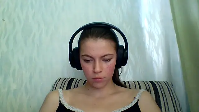 CutieAnny online show from September 2025 05:18:02 AM