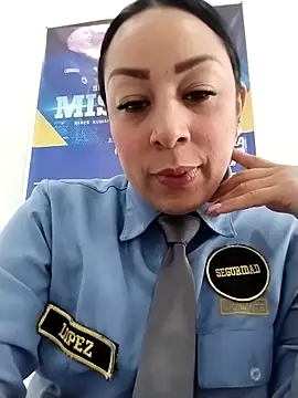 Snapshot of CRISTAL__11 chatting on November 2025 01:10:02 PM CRISTAL 11 online show from November 2025 01:10:02 PM