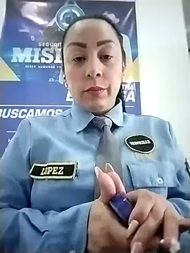 Snapshot of CRISTAL__11 chatting on November 2025 01:22:01 PM CRISTAL 11 online show from November 2025 01:22:01 PM