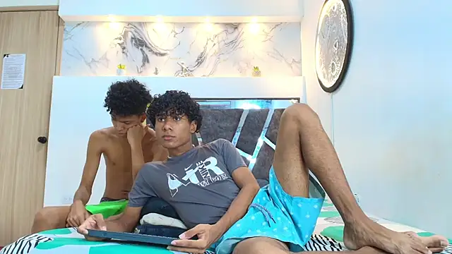 LONDON BOYS1 online show from October 2025 01:28:02 AM