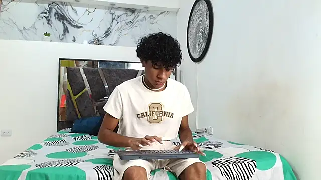 LONDON BOYS1 online show from October 2025 01:24:01 AM