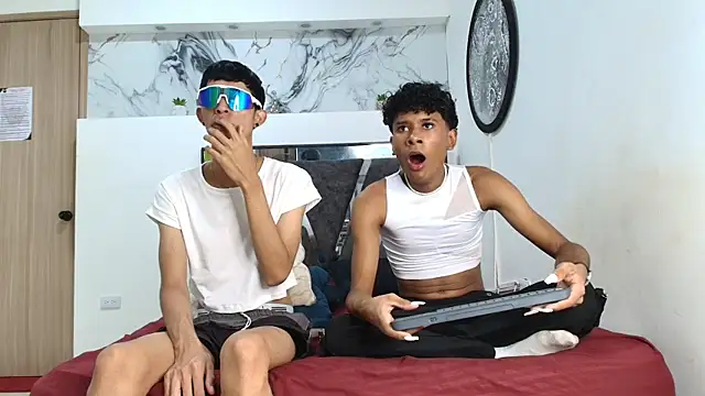 LONDON BOYS1 online show from October 2025 01:39:01 AM