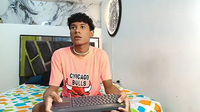 LONDON BOYS1 online show from November 2025 01:28:01 AM