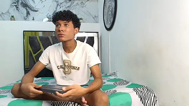 LONDON BOYS1 online show from November 2025 02:34:02 AM