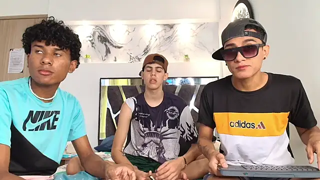 Snapshot of YOUNGS_GUYS chatting on September 2025 07:24:02 PM YOUNGS GUYS online show from September 2025 07:24:02 PM