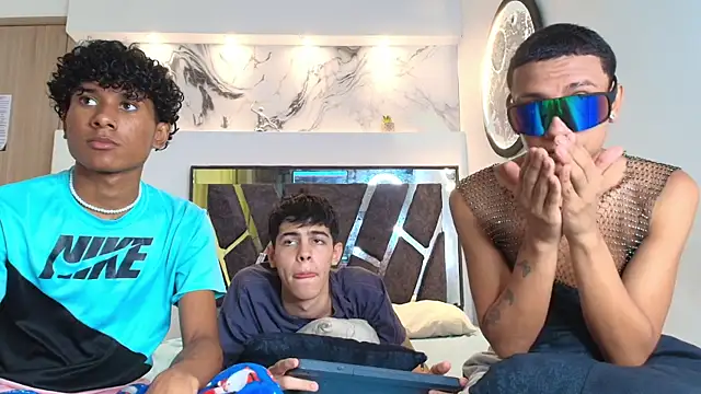 Snapshot of YOUNGS_GUYS chatting on September 2025 07:19:02 PM YOUNGS GUYS online show from September 2025 07:19:02 PM