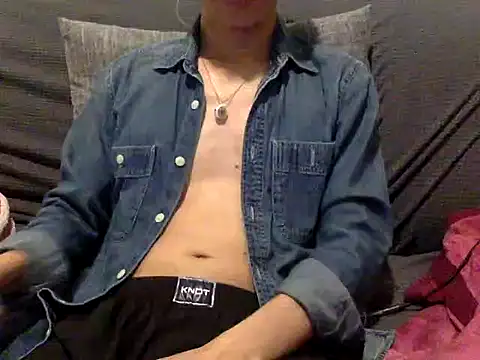 Zzchu online show from October 2025 06:05:01 PM