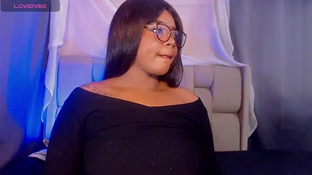 Snapshot of Mimi_Gil chatting on February 2026 11:53:01 PM Mimi Gil online show from February 2026 11:53:01 PM