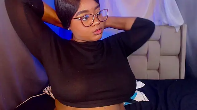 Snapshot of Mimi_Gil chatting on February 2026 12:28:01 AM Mimi Gil online show from February 2026 12:28:01 AM