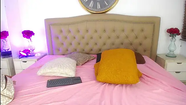 AuroraRicci online show from November 2025 04:44:02 AM