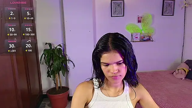 emycarver09 online show from November 2025 12:13:01 AM