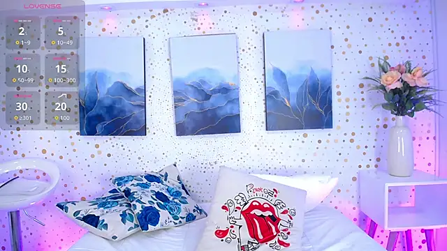 Emily Vaughan online show from November 2025 03:28:01 AM