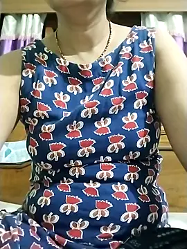 NehaQn online show from September 2025 01:43:02 PM