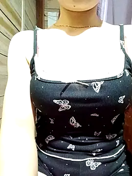 Snapshot of LucyyLy chatting on November 2025 11:27:02 PM LucyyLy online show from November 2025 11:27:02 PM