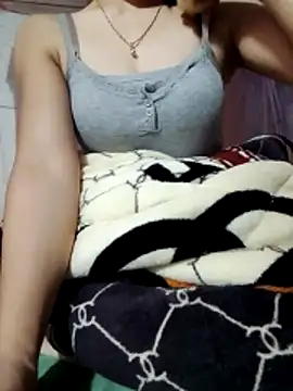 Snapshot of LucyyLy chatting on November 2025 12:27:02 PM LucyyLy online show from November 2025 12:27:02 PM