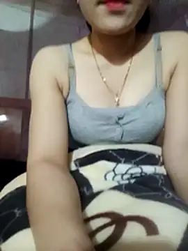 Snapshot of LucyyLy chatting on November 2025 12:43:02 AM LucyyLy online show from November 2025 12:43:02 AM