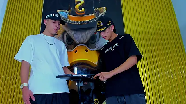 Dante Brown1  online show from October 2025 09:04:02 PM