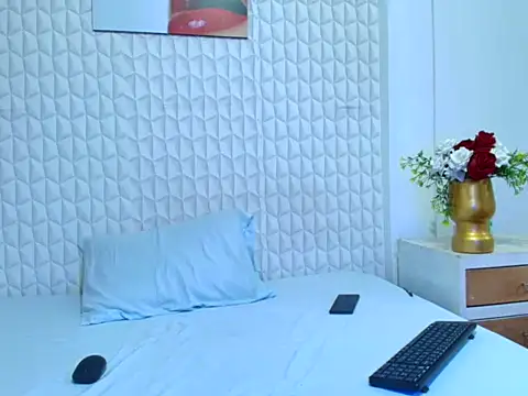 LuigiMarchetti online show from October 2025 07:51:02 AM