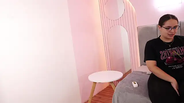 Tayler Kim online show from January 2026 06:43:02 PM