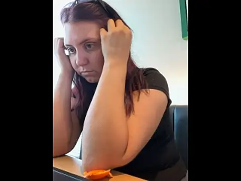 RoseMaee online show from October 2025 09:49:01 AM