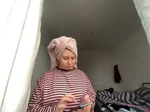 RoseMaee online show from November 2025 11:09:02 AM