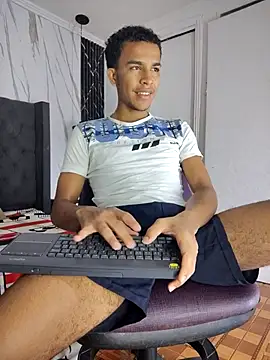 Snapshot of aston_xvera chatting on September 2025 03:21:01 AM aston xvera online show from September 2025 03:21:01 AM