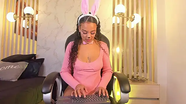 Snapshot of Melaniegh_ chatting on October 2025 11:24:01 AM Melaniegh online show from October 2025 11:24:01 AM