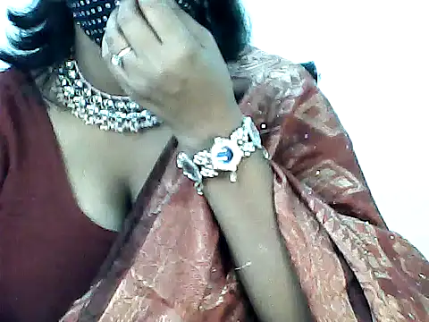 Hott Noor online show from November 2025 08:52:02 PM