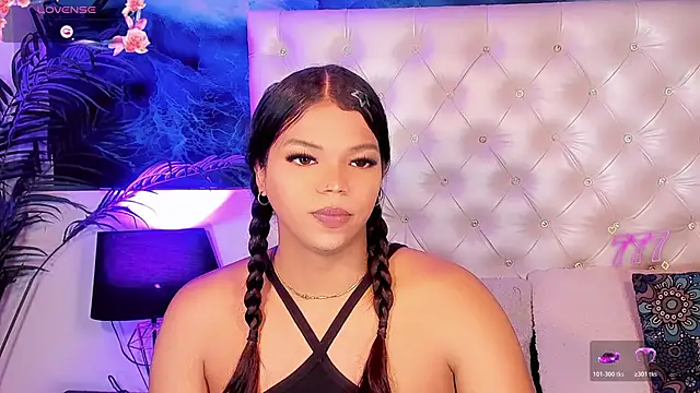 Snapshot of Valeria_Swett_ chatting on June 2026 08:10:02 PM Valeria Swett online show from June 2026 08:10:02 PM
