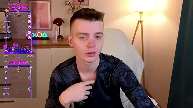 Snapshot of happy_de1mos chatting on October 2025 07:43:01 PM happy de1mos online show from October 2025 07:43:01 PM