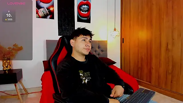 Nicolas James Sc online show from December 2025 12:45:01 PM