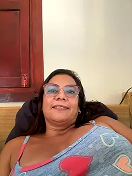 Snapshot of YadiraOrozco chatting on October 2025 08:41:02 PM YadiraOrozco online show from October 2025 08:41:02 PM