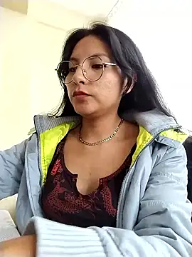 Snapshot of Regina_Shine chatting on January 2026 08:14:01 PM Regina Shine online show from January 2026 08:14:01 PM