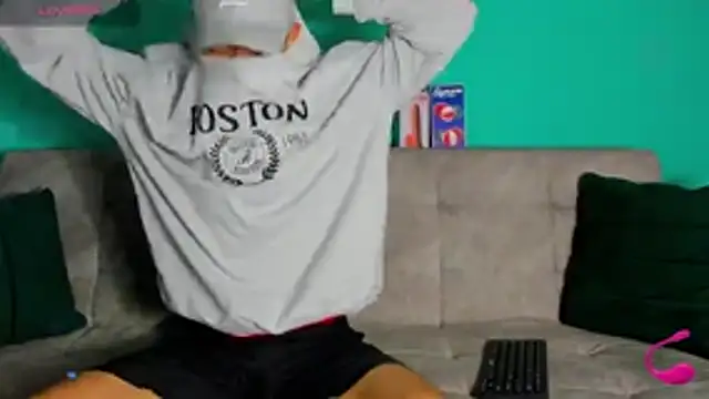 Snapshot of Maikol_Ortiz chatting on October 2025 12:17:02 PM Maikol Ortiz online show from October 2025 12:17:02 PM