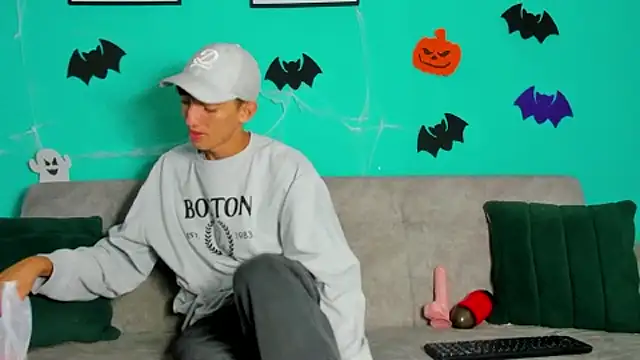 Snapshot of Maikol_Ortiz chatting on October 2025 12:28:02 PM Maikol Ortiz online show from October 2025 12:28:02 PM